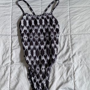 Jolyn Sz 26 Perry Excellent condition.